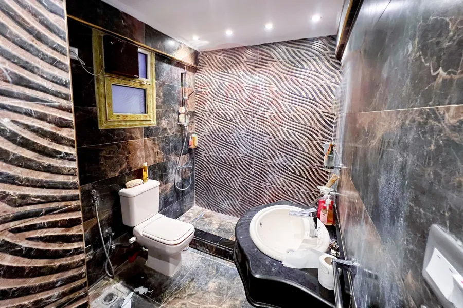 شقة للايجار 165 م  سموحة الجديدة (كومباوند اليكس ستارت)