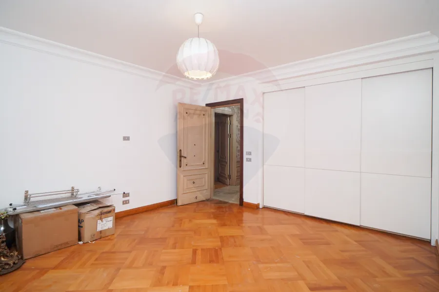 شقة للبيع 270 م سموحة (ش ألبرت الأول)