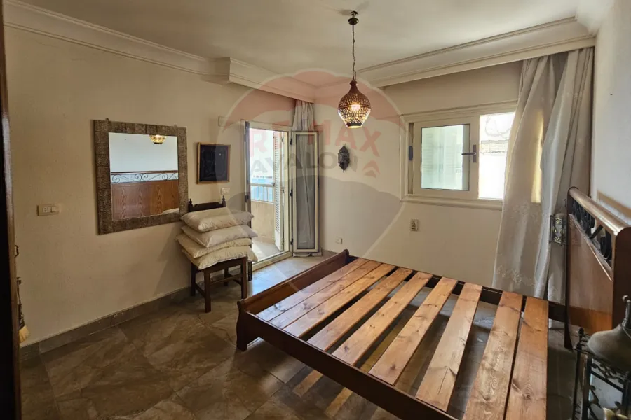 Apartment for sale 126 m Sidi Gaber (directly on the sea)