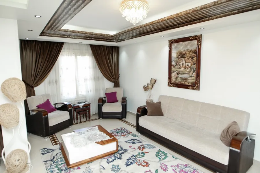 شقة للبيع 180م لوران (ش الأقبال الرئيسي)