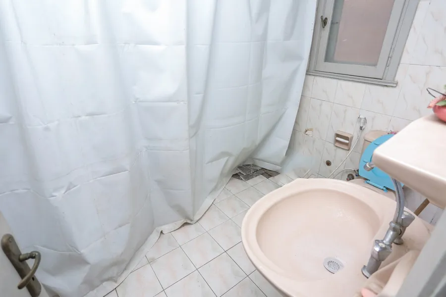 مكتب إدارى للايجار 180 م ثروت (متفرع من ش عبدالحميد الديب)