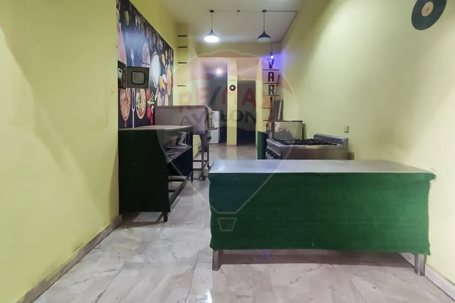 Shop for rent 55 m Miami (third number from the sea)