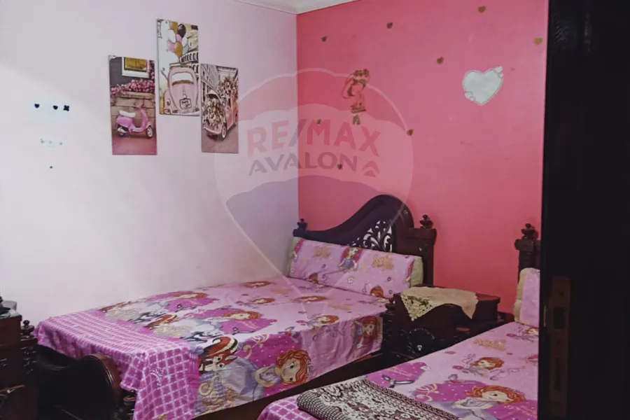 شقه للايجار135 م كامب شيزار (شارع المكتبات)