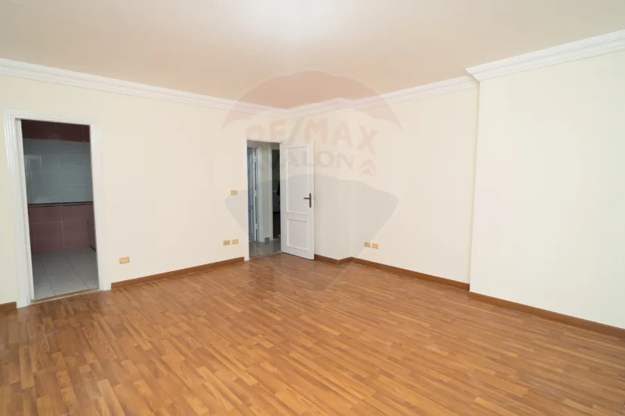 Apartment for Rent 235 m Zizinia (next to Plaza Hotel)