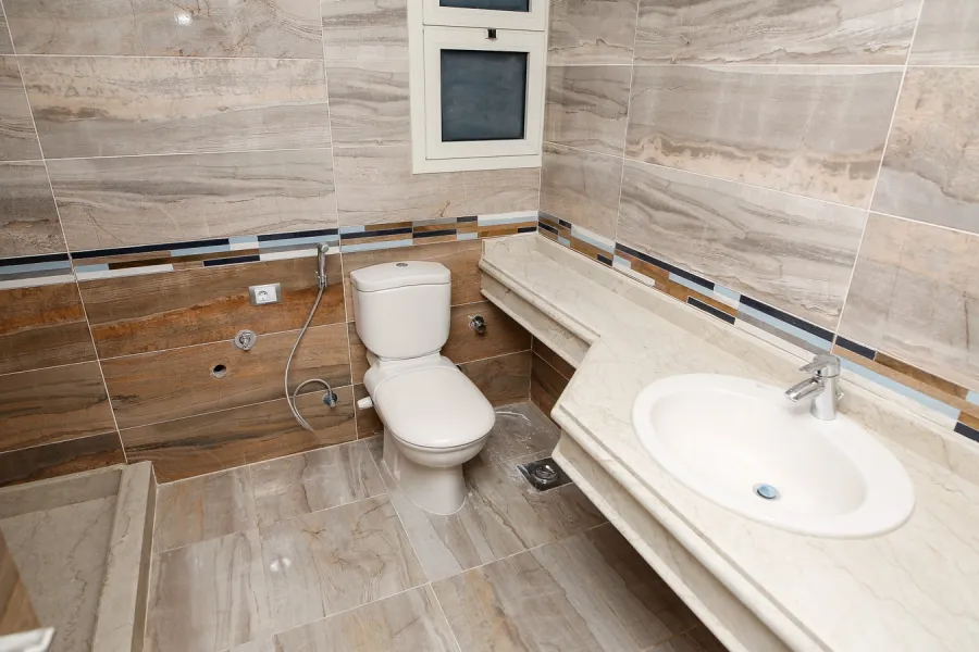 شقة للبيع 316م سموحة (كمبوند أنطونيادس)