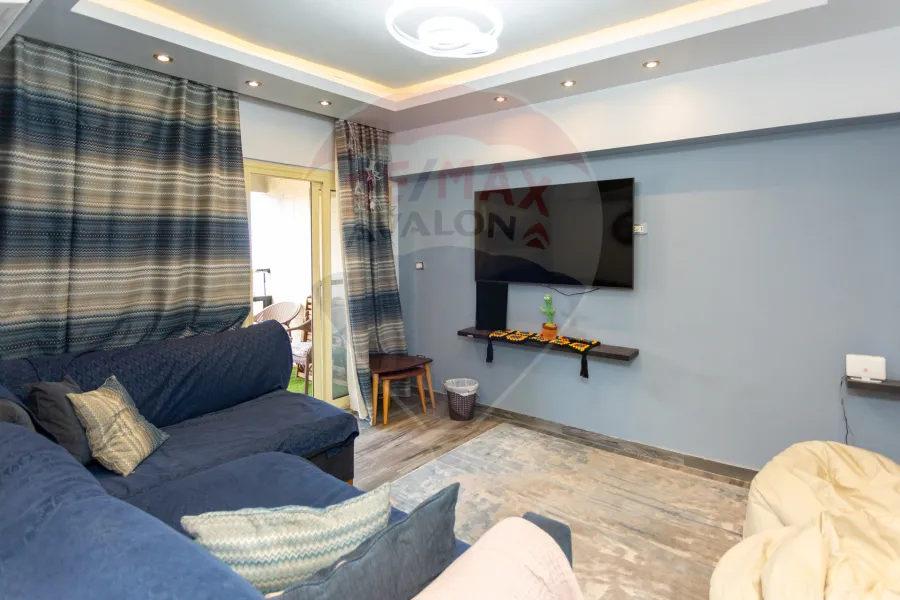 Apartment for sale 140 m Lauran (directly on the sea)