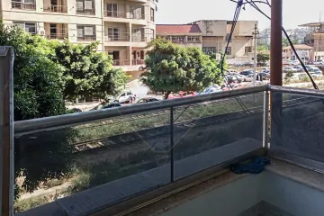 مقر ادارى للإيجار 205م سبورتنج ( على الترام مباشرة)