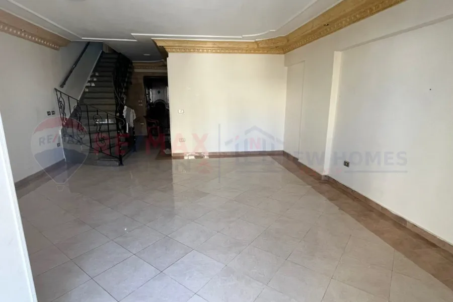 شقة دوبلكس للإيجار 165 م سابا باشا (ش المنصورة)