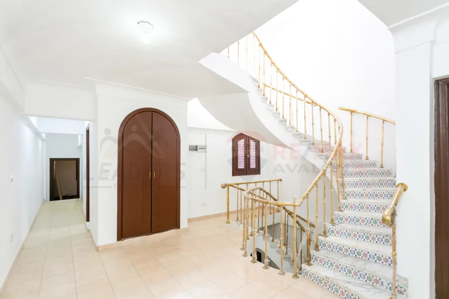 شقة 3 ادوار Triple للبيع 367 م لوران (خلف البنك الاهلي)