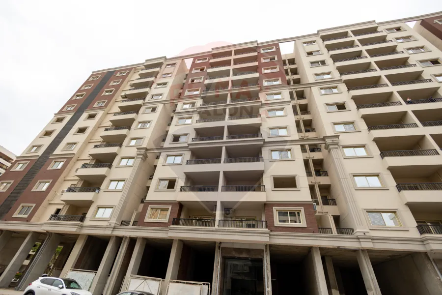 شقة للبيع 125 م المعمورة الشاطئ (كومباوند la vie - عزيز شنوده)