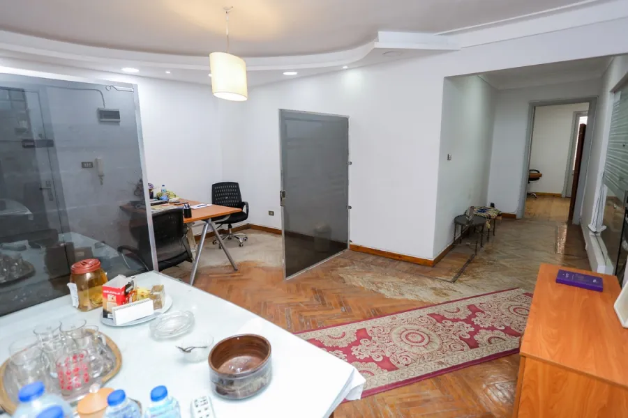 مكتب إدارى للايجار 180 م ثروت (متفرع من ش عبدالحميد الديب)