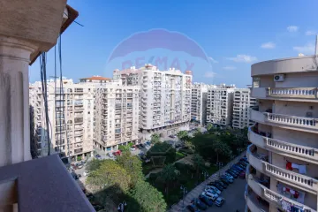 شقة مفروشة للايجار 130 م سموحة (المربع الذهبي)