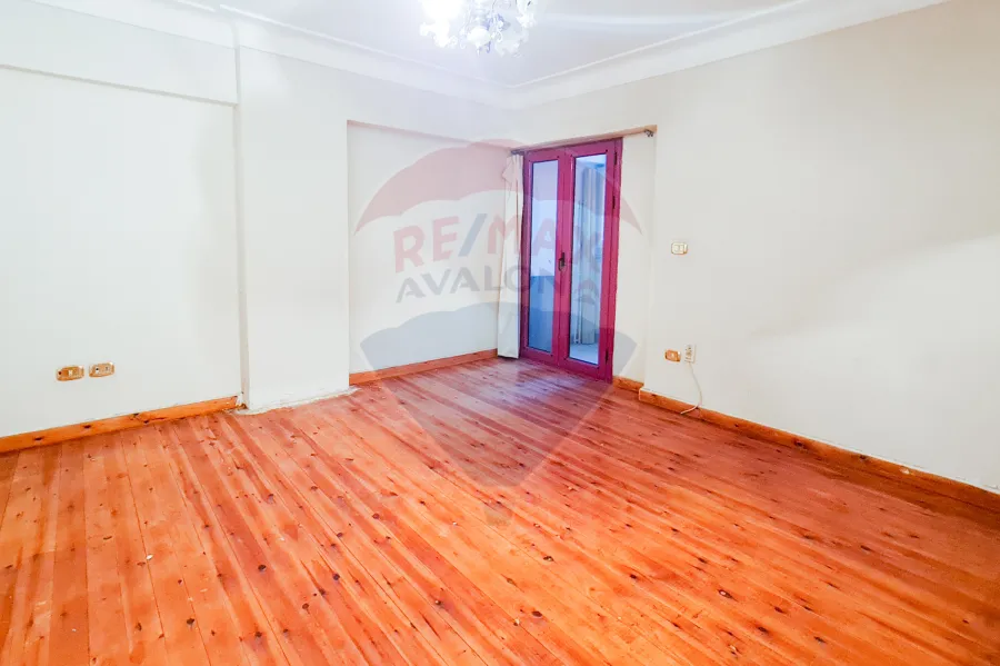 شقة للايجار 170 م سموحة (بجوار فتح الله)