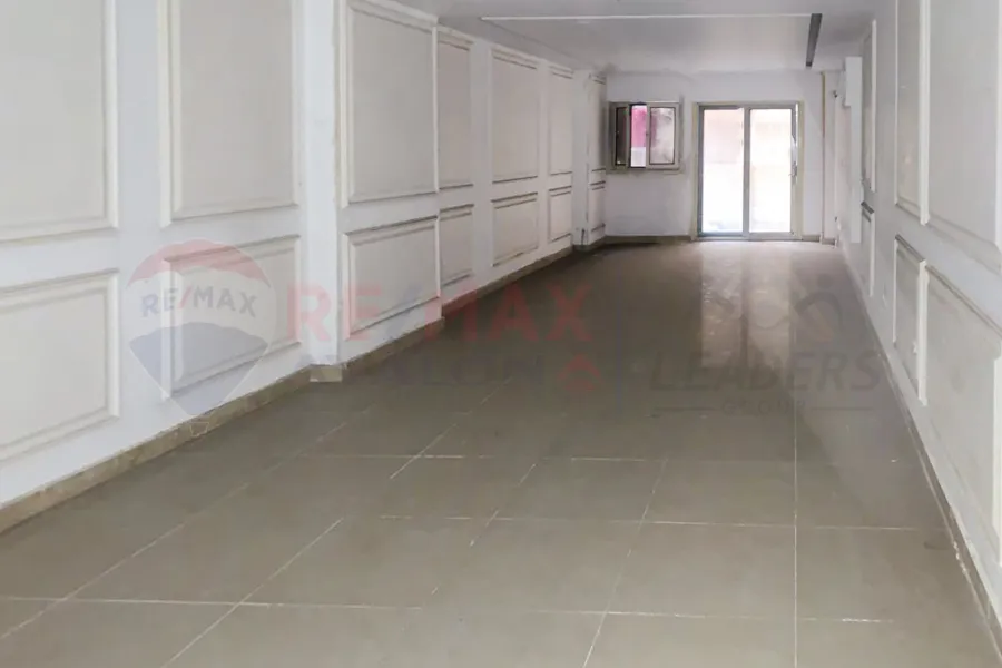 مقر إداري للايجار 180 م كامب شيزار (متفرع من ش بور سعيد)