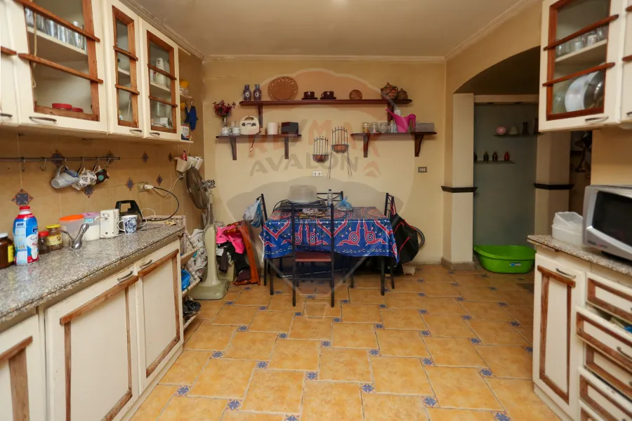 شقة للبيع 240 م سابا باشا (ش ابراهيم الحلبي)