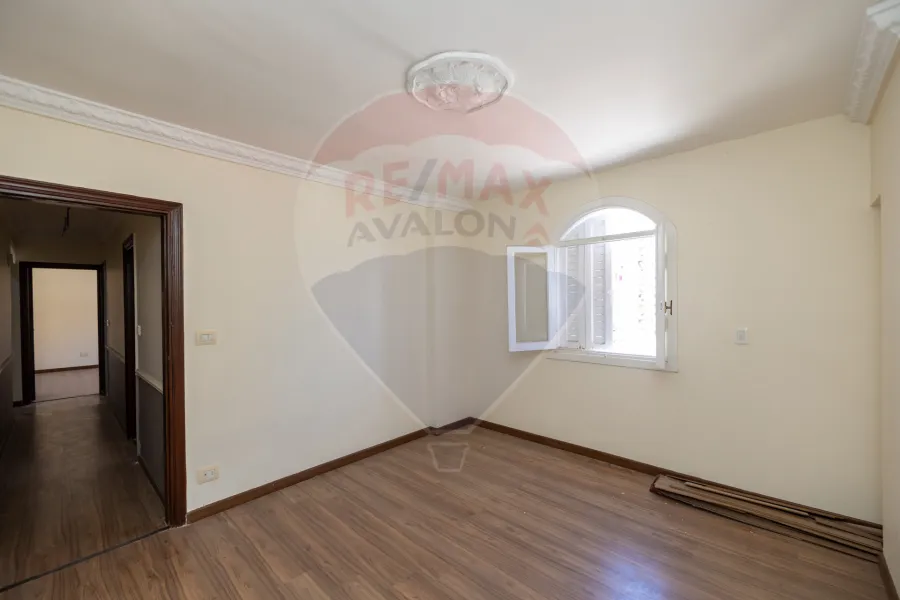 شقة للبيع 130 م كفر عبده (شارع إبراهيم راجي)