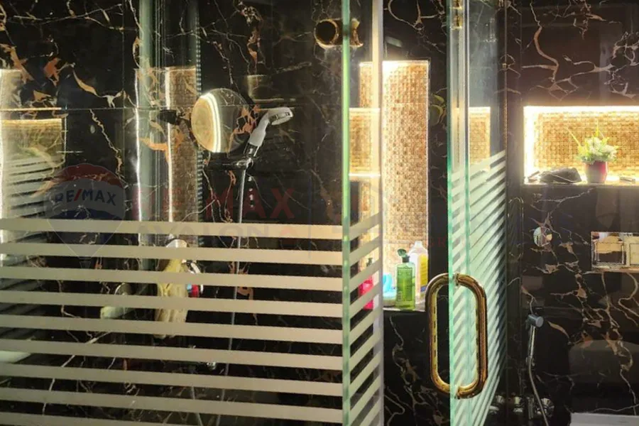 شقة للبيع 195 م كفر عبده (ميدان سانت جيني)