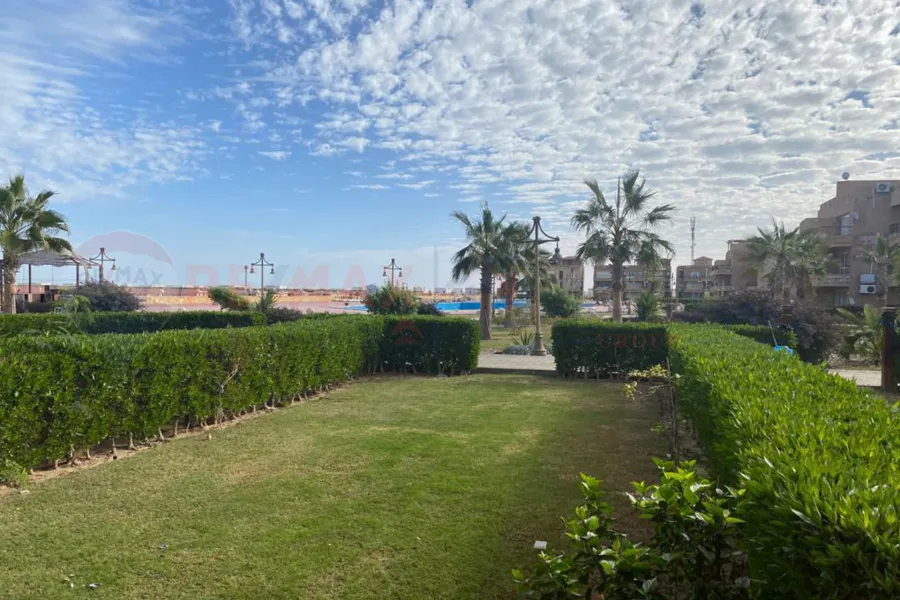 شاليه ارضي بجاردن للبيع (بلومار - سيدي عبدالرحمن) 110 م