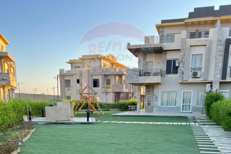 توين هاوس للبيع (سيسليا لاجونز - سيدي حنيش) 250 م