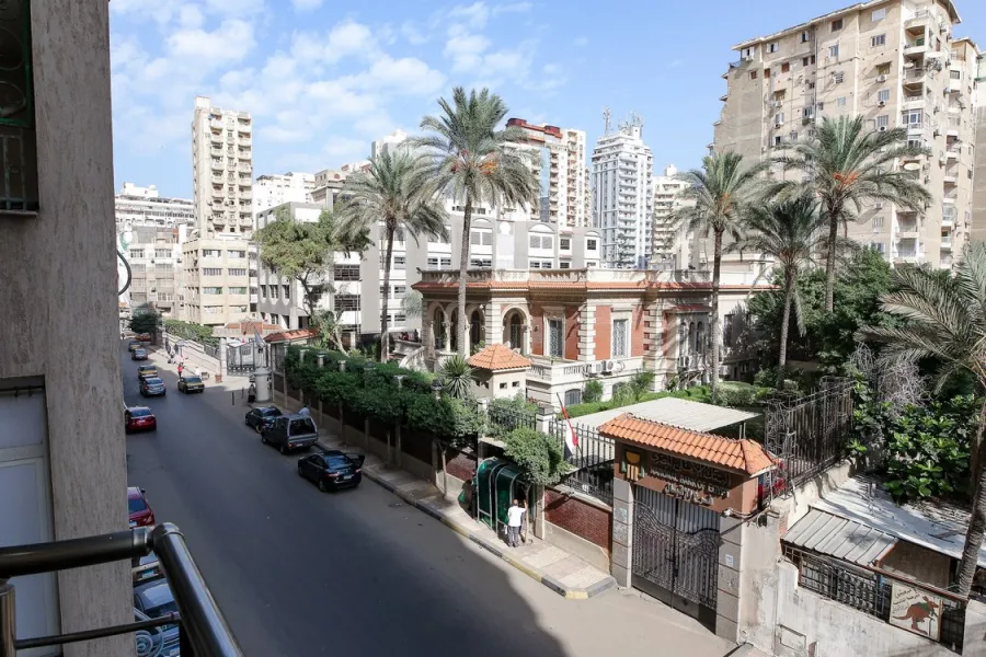 شقة للبيع 180م لوران (ش الأقبال الرئيسي)