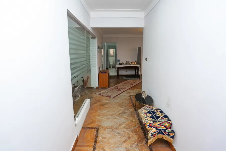 مكتب إدارى للايجار 180 م ثروت (متفرع من ش عبدالحميد الديب)