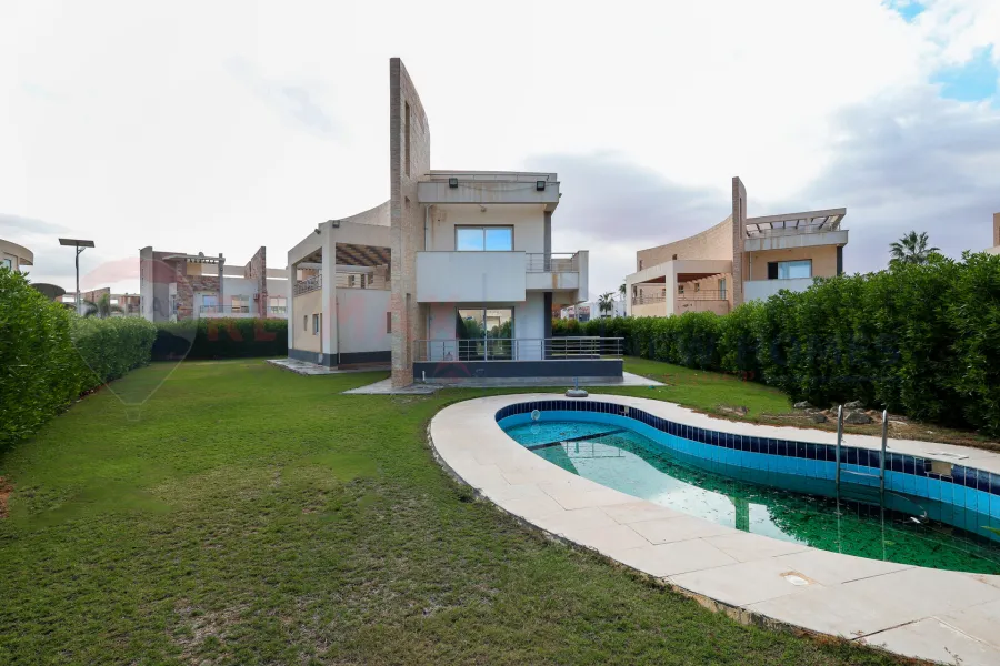 900 م فيلا مستقلة للبيع الساحل (مارسيليا بيتش 4 - سيدي عبد الرحمن - نموذج الفا)