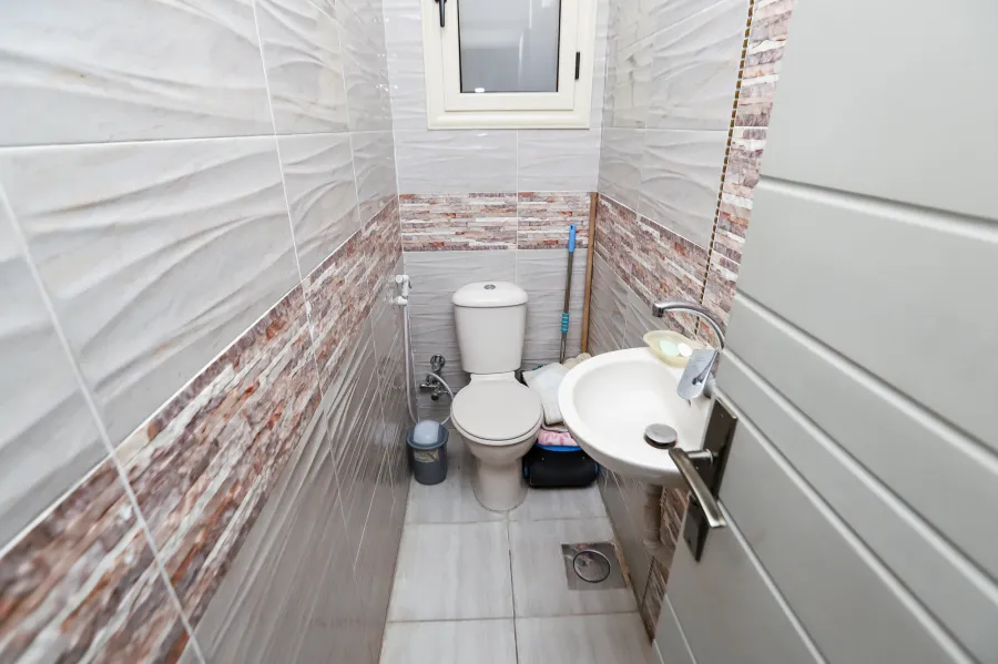 شقة للبيع 140 م سيدي بشر ( متفرع من خالد بن الوليد )