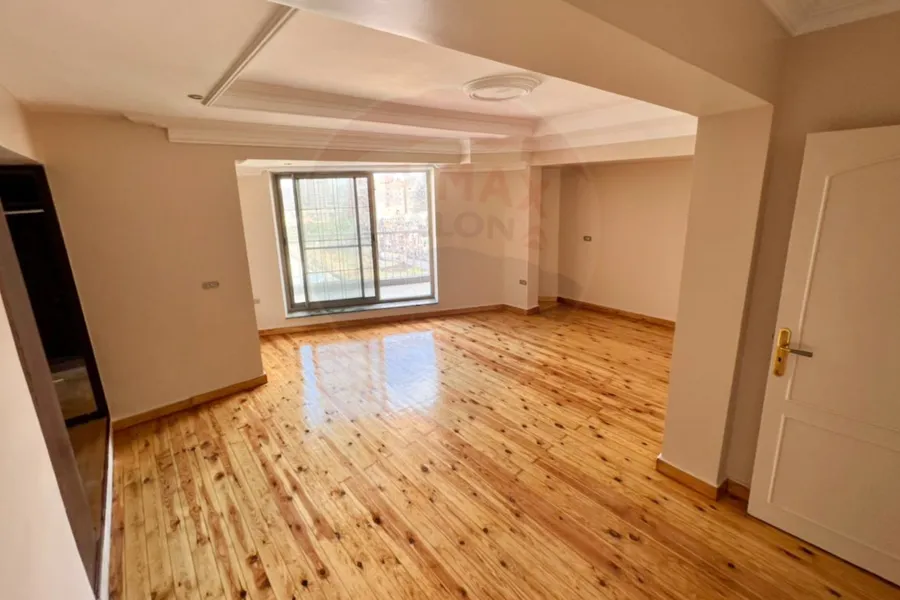 Duplex for rent 300 m Zizinia (on Abu Qir St.)