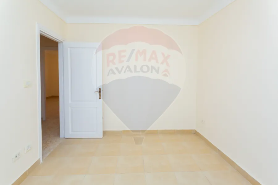 شقة للبيع 125 م سبورتنج (خطوات من البحر والترام)