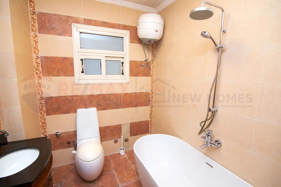 Apartment for sale 330 m Camp Caesar (Directly on the sea)