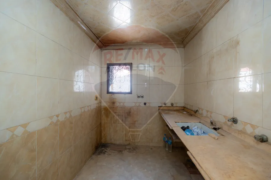 Apartment for sale in Victoria (steps from Abdel Salam Aref St. - and Taiba Hospital)