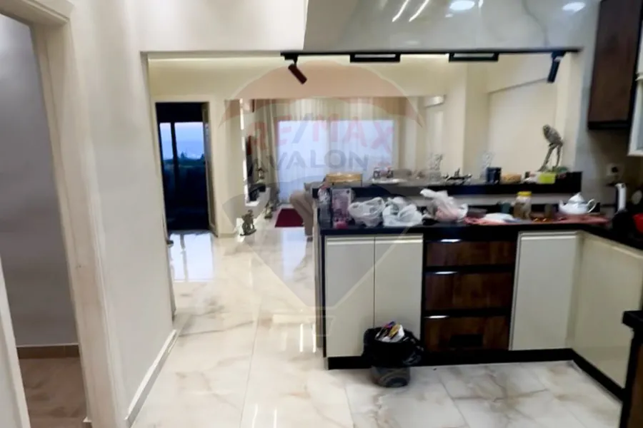 شقة للبيع 180 م جليم (علي البحر مباشرة)