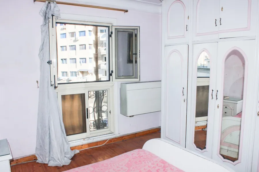 شقة للبيع 151م سيدي جابر ( علي الترام مباشرة )