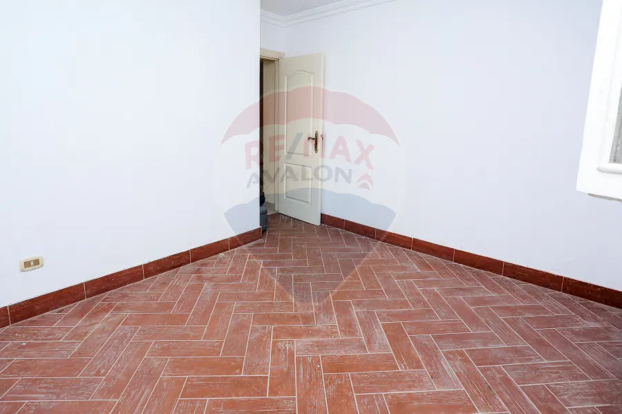 شقة للبيع 120 م سموحه (كومباوند اللوتس شارع النصر- بجوار جرين بلازا)