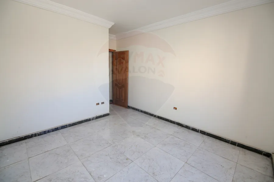 شقه للبيع 150 م جليم (خطوات من ش ابو قير و الترام)