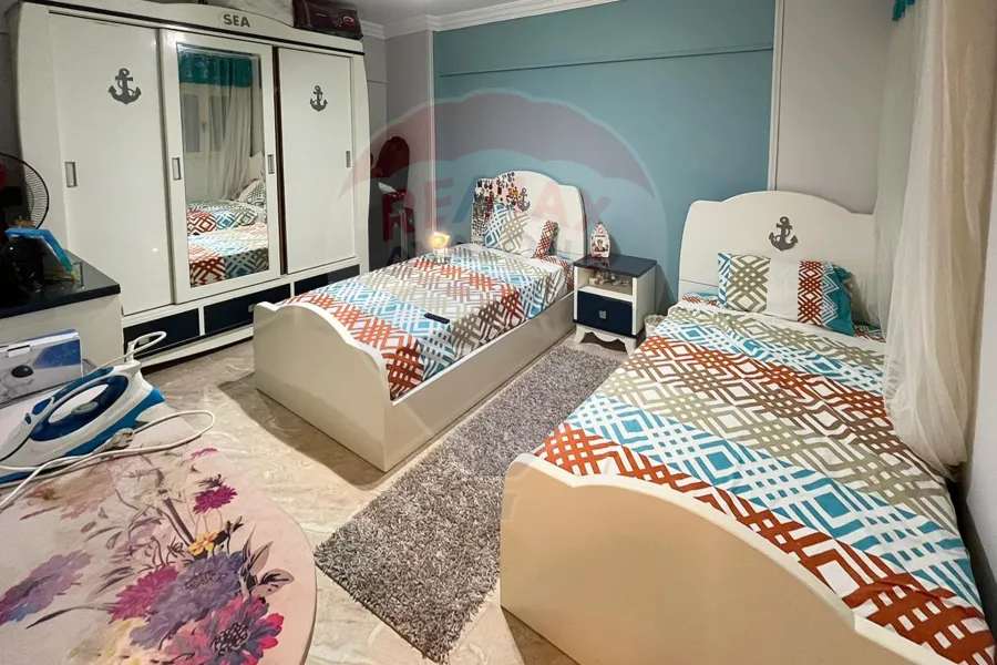 شقة للبيع 175 م فلمنج (علي الترام مباشرة)