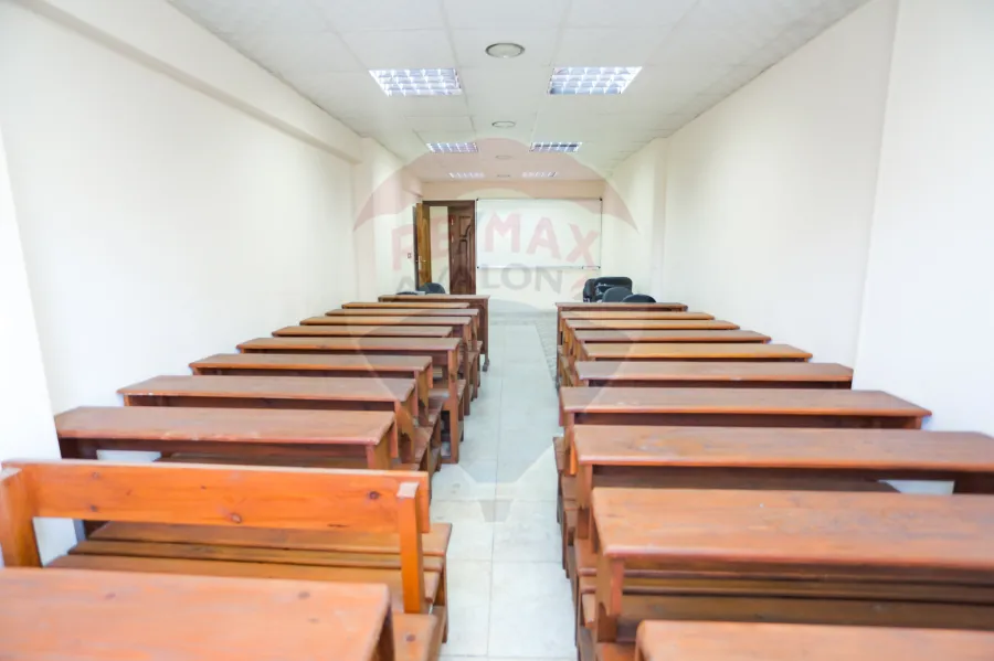 ميزان ادارى للايجار 225 م كامب شيزار ( ش كليه الهندسه )