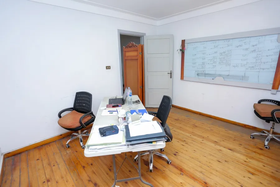 مكتب إدارى للايجار 180 م ثروت (متفرع من ش عبدالحميد الديب)