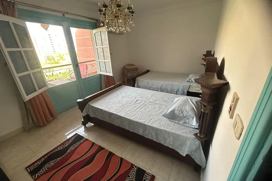 فيلا ستاند الون للبيع (مارسيليا لاند) 300 م مباني