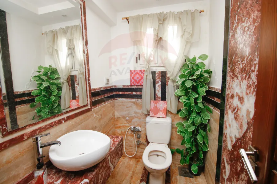 شقة للبيع 320 م السيوف (بجوار الشهر العقارى)