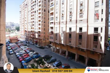 شقة للبيع 102 م محرم بيك (حي محرم باشا)