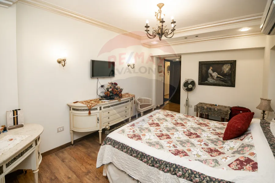 Apartment for sale 260 m Kafr Abdo (Branched from Ismailia st.)