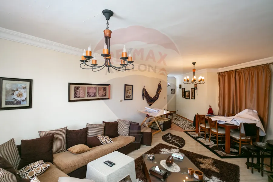 شقة للبيع 110 م العصافرة بحري (ش عبد الحليم محمود)