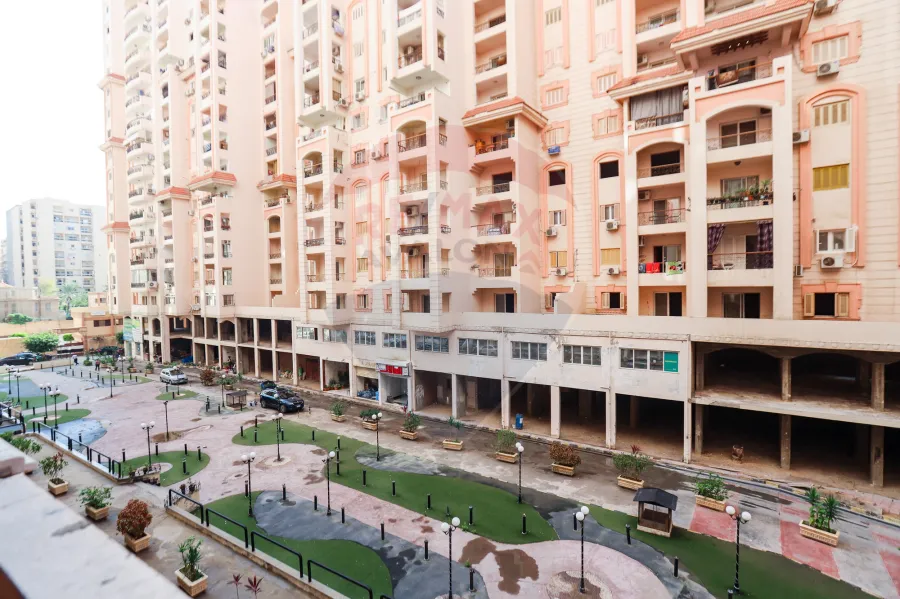 شقة للبيع 200 م لوران  (كومباوند  كيروسيز)