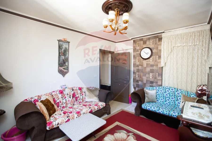 شقة دوبلكس للبيع 230م سبورتنج (خطوات من ش ابو قير)