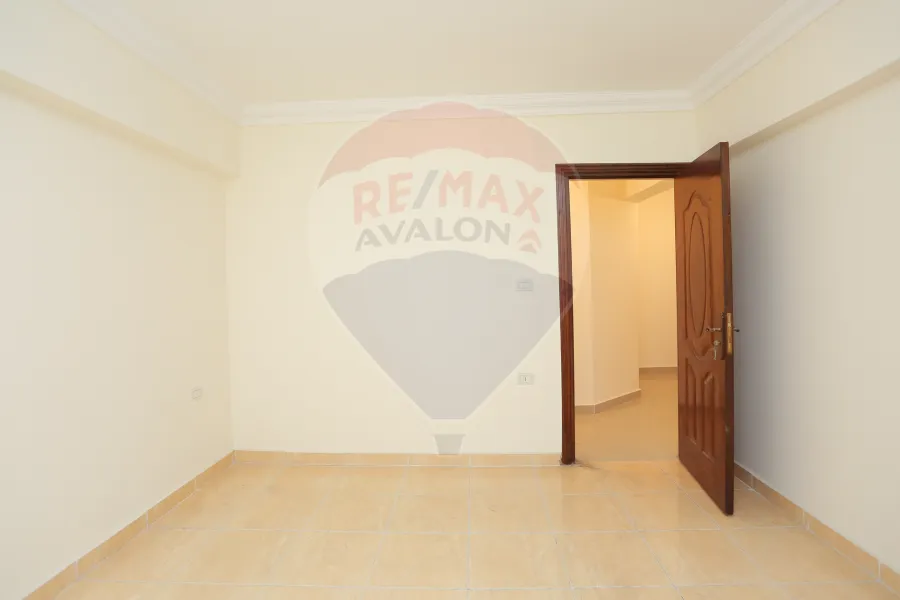 شقة للبيع 165 م سبورتنج (خطوات من نادى سبورتنج)