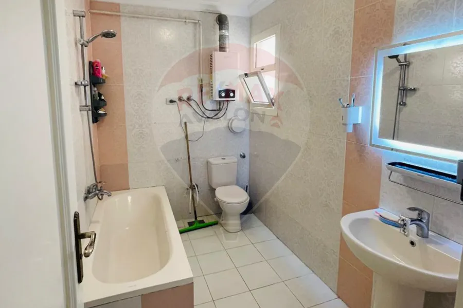 شقة للبيع 200 م سموحة (جراند فيل)