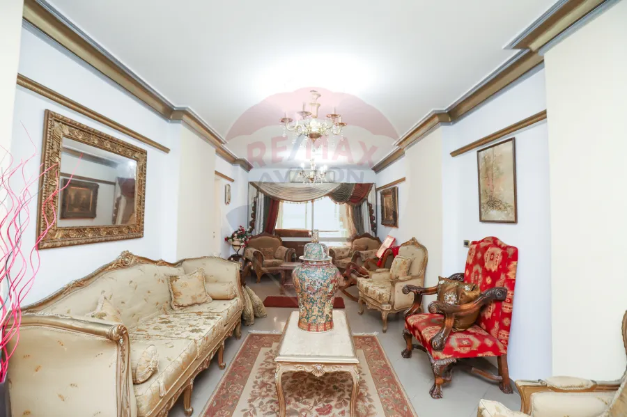 شقة للبيع 155 م سبورتنج ( تاني نمرة من شارع ابوقير - تطل علي نادي سبورتنج )