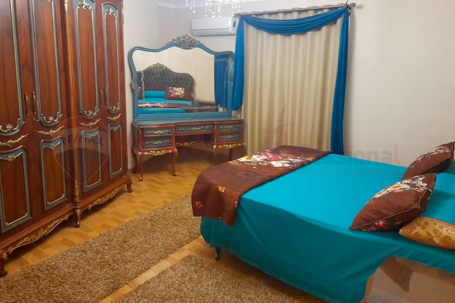 شقة للايجار المفروش 155 م سموحة (ش الصفا متفرع من ش آدمون فريمون)