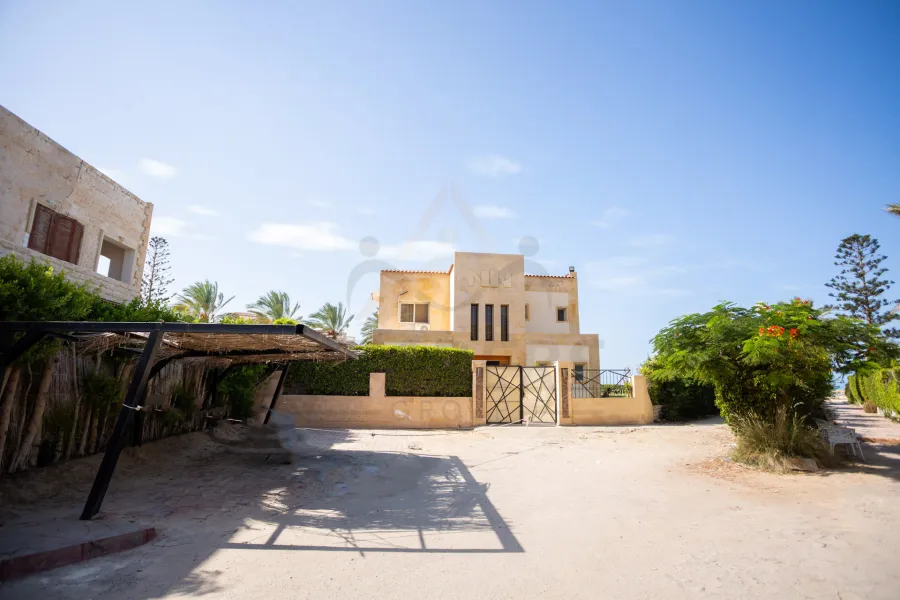 فيلا ستاند الون للبيع (مارينا 5 لسان الوزراء - الساحل) 1,200 م